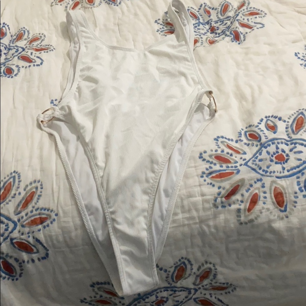 White Key-Hole Open Side One-Piece Swimsuit